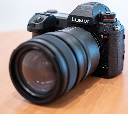 Panasonic Lumix S1R left_1