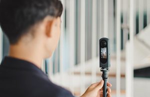 Ricoh-Theta-X-lifestyle-2